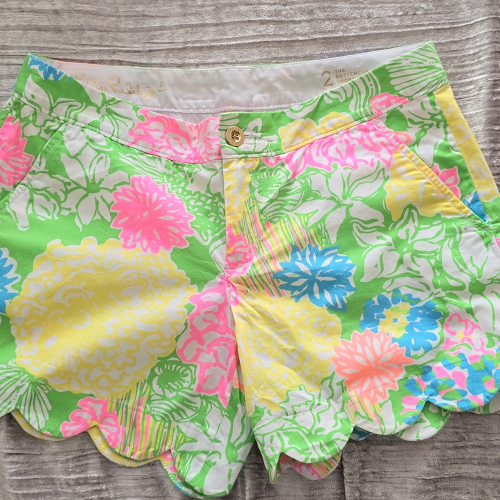 Lilly Pulitzer buttercup shorts size 2